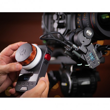 Tilta Nucleus-M wireless follow focus rental in Avignon – ONEWAY Tilta Nucleus-M wireless follow focus rental in Avignon – ONEWAY