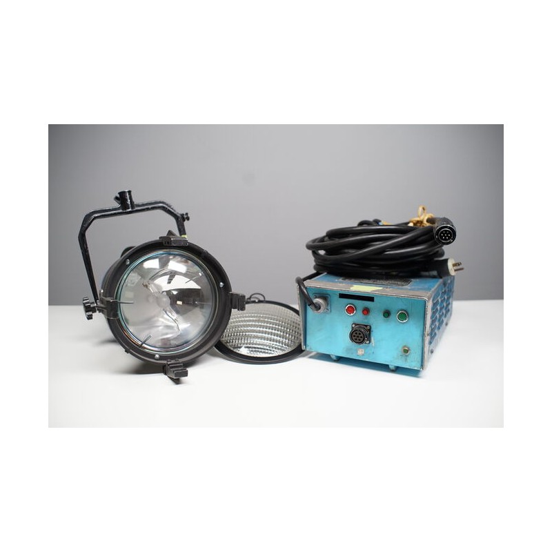 Cine PAR HMI 1200W rental – daylight spotlight | ONEWAY Avignon