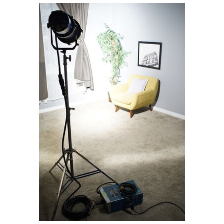 Cine PAR HMI 1200W rental – daylight spotlight | ONEWAY Avignon Cine PAR HMI 1200W rental – daylight spotlight | ONEWAY Avignon